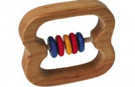 Houten rammelaar vlinder